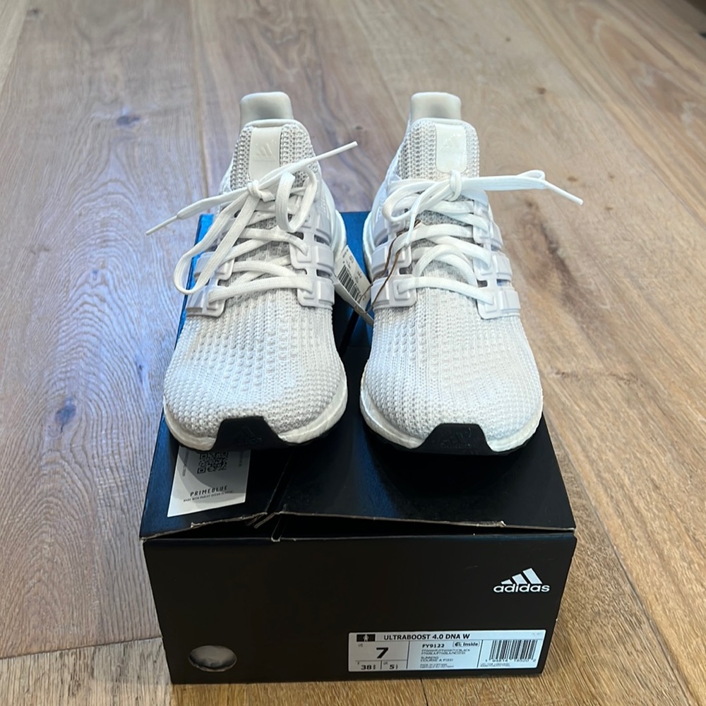 Adidas Ultraboost 4.0 DNA running shoes Size 7
